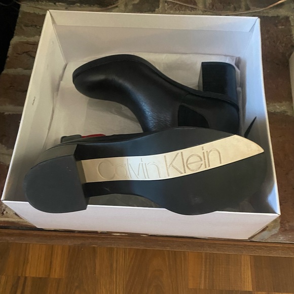 Calvin Klein Boots 7M - Picture 4 of 6